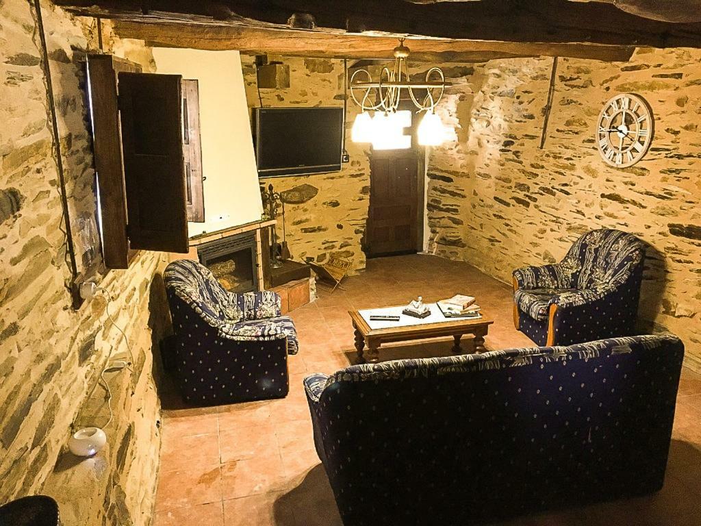 Casa Rural Bierzo Encantado Valle de Finolledo Bagian luar foto